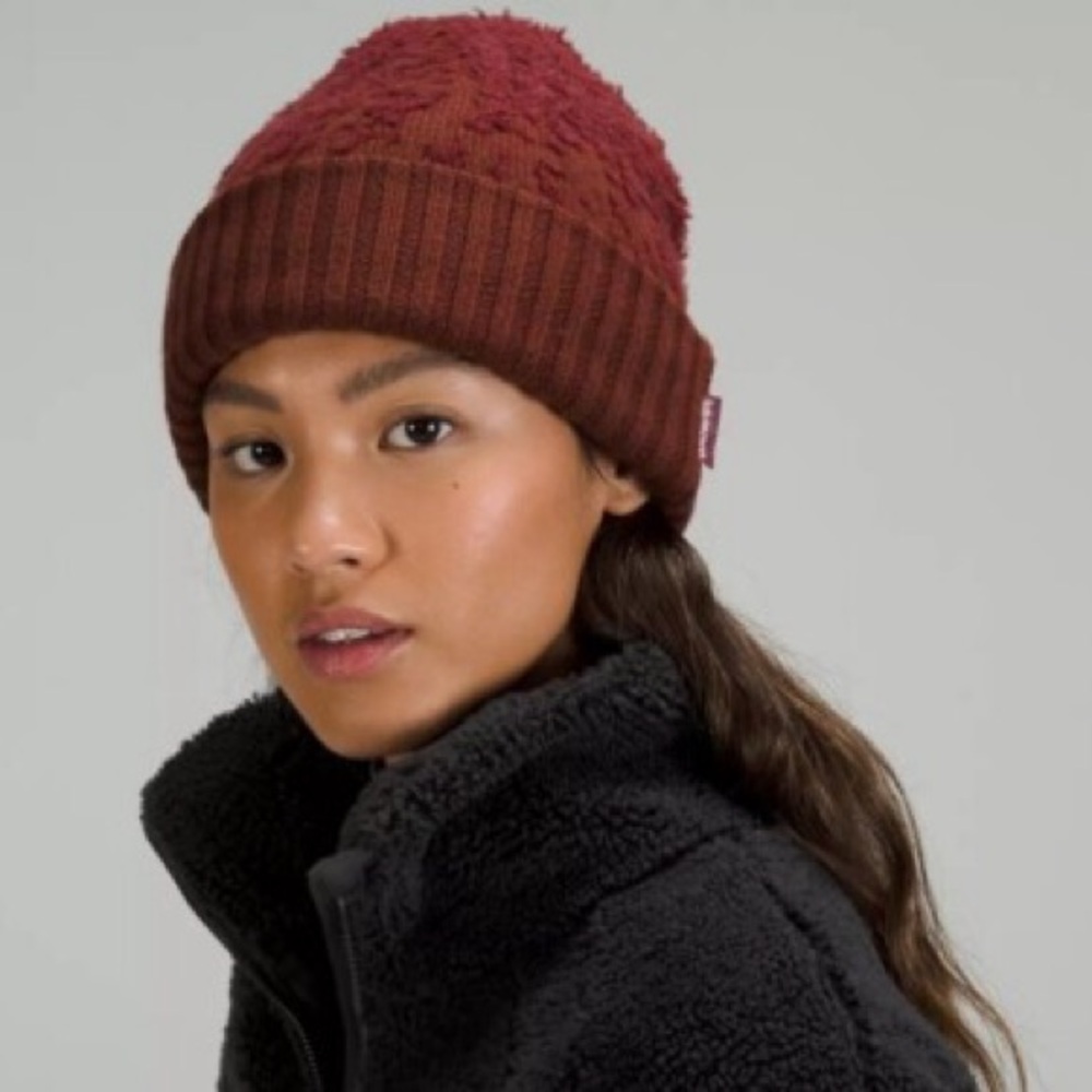 Lululemon Womens Ombre Knit Textured Beanie Red Merlot
